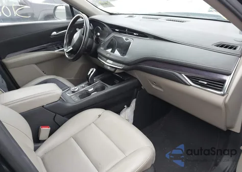 2022 Cadillac Xt4 Awd Luxury z USA, uszkodzony, nr VIN 1GYFZBR46NF170637